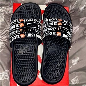 Nike Mens Benassi JDI print slides